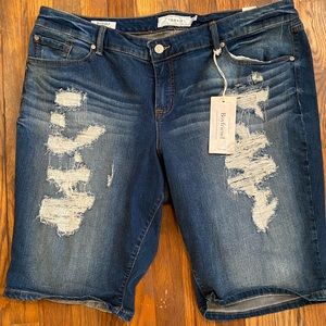 NWT Torrid Boyfriend Bermuda Shorts